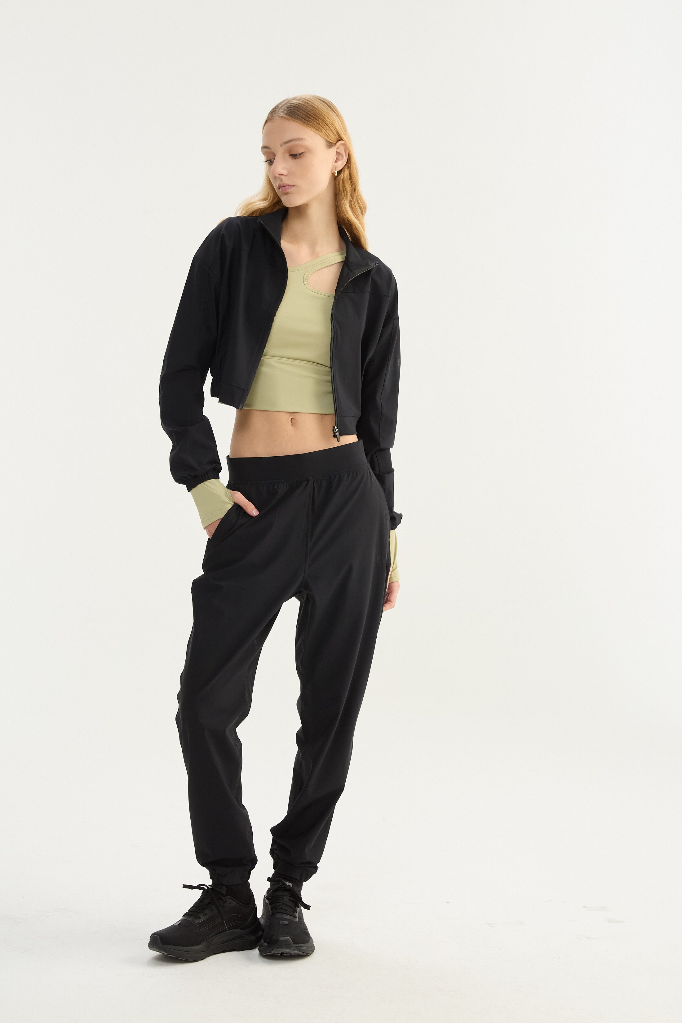 Campera Corta Smooth - TechKnit® - Negro