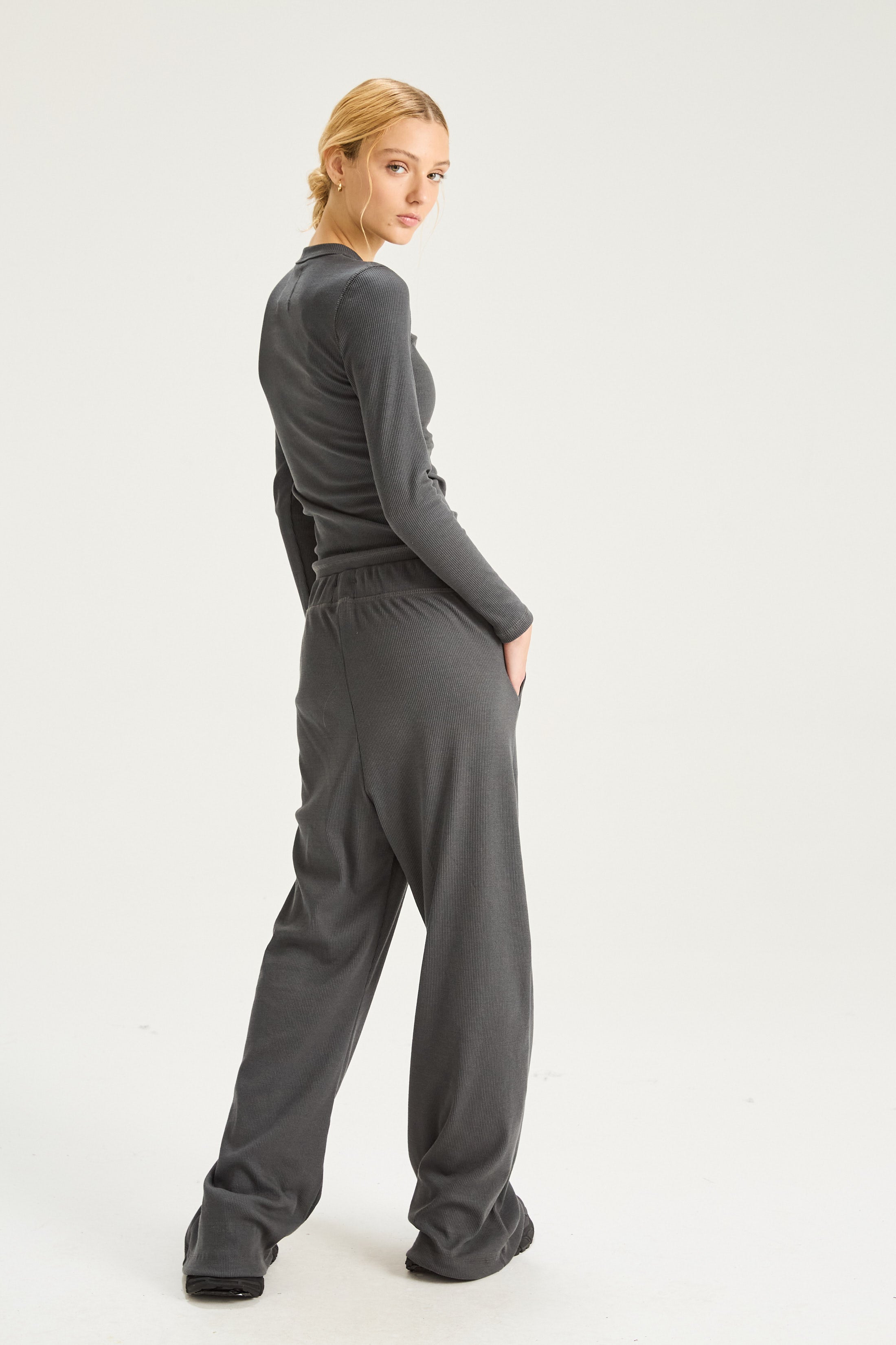 Remera Manga Larga Nova - Gris oscuro