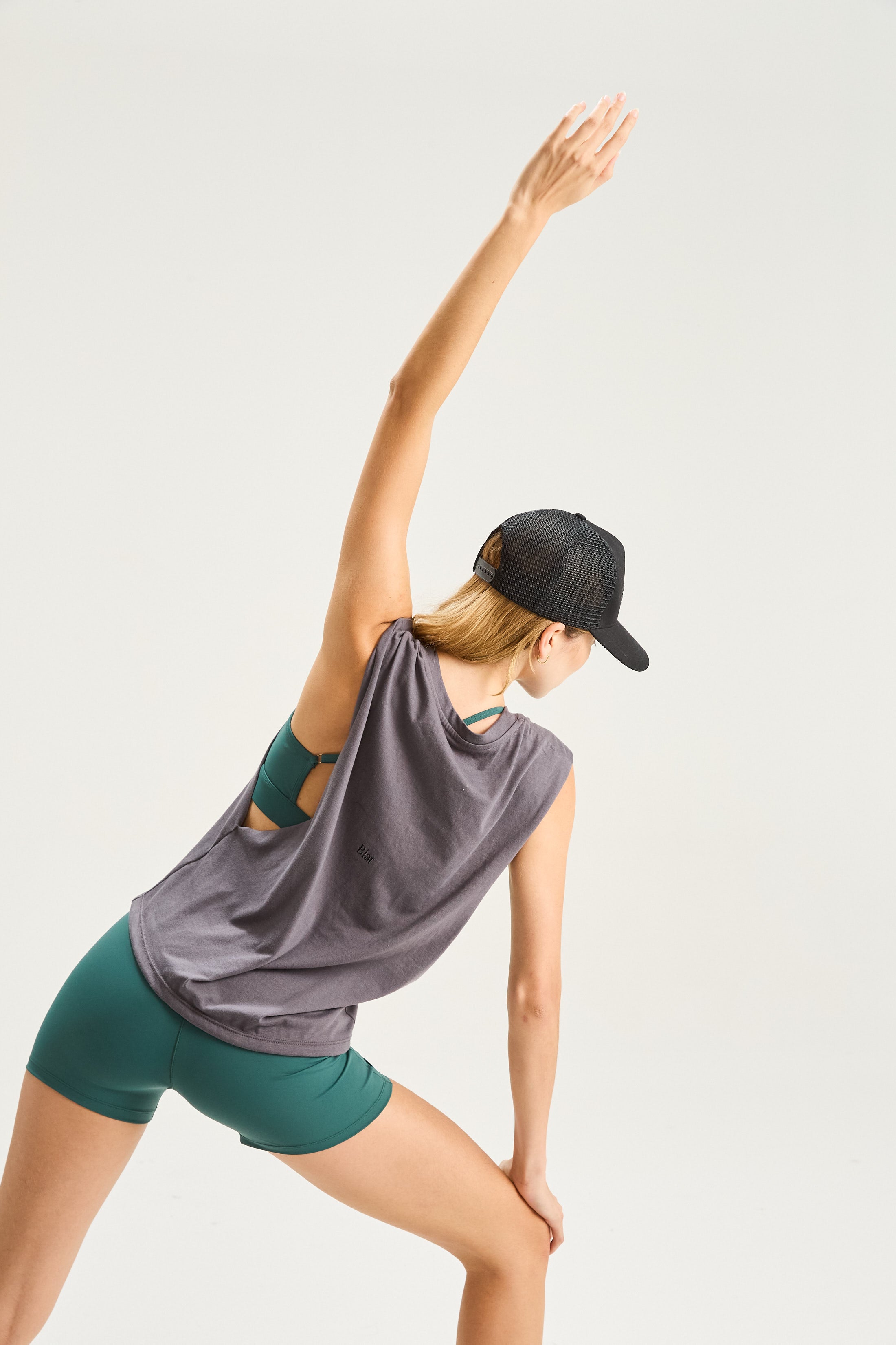 Musculosa Raw - Gris oscuro