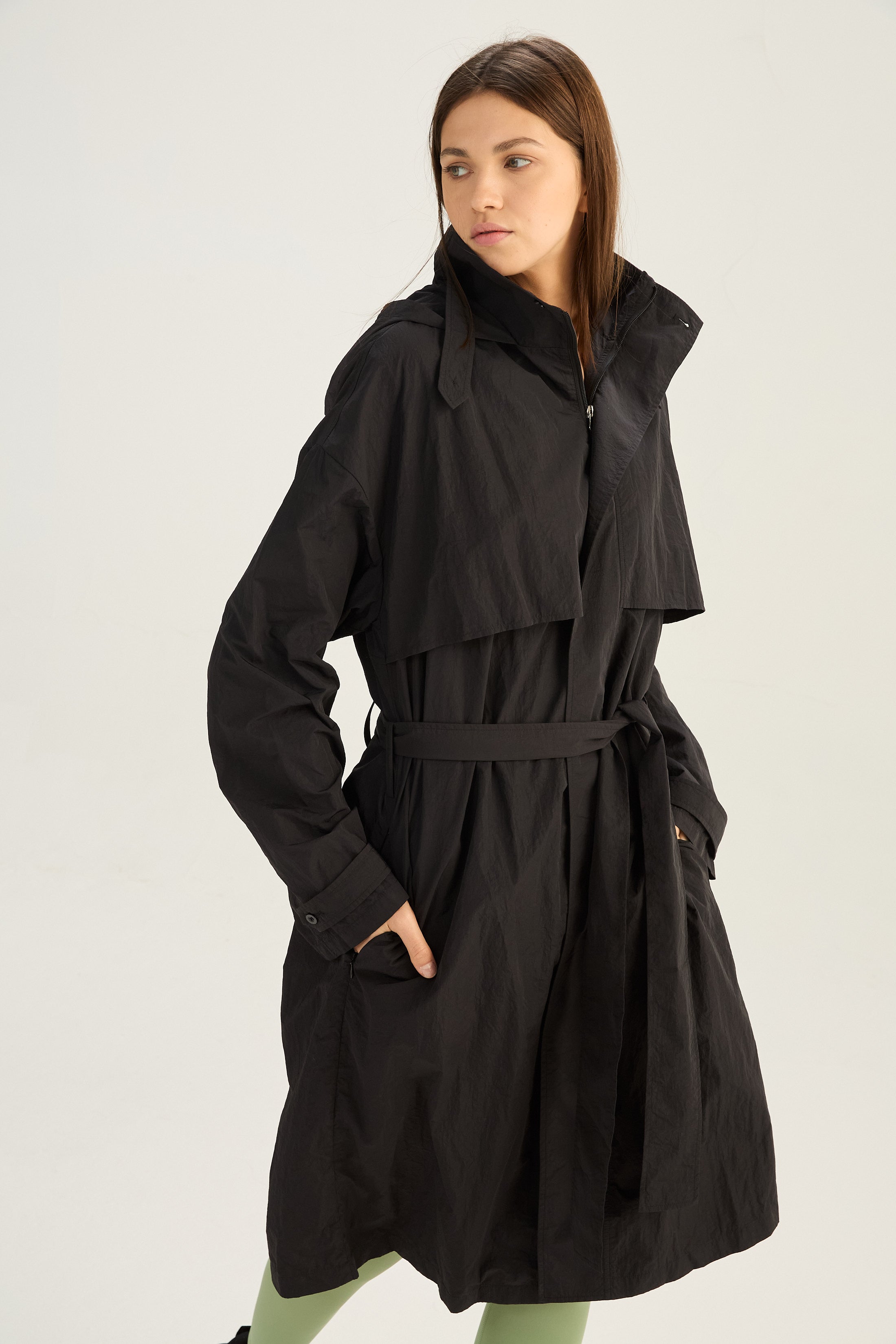 Trench con Capucha Fadein - Negro