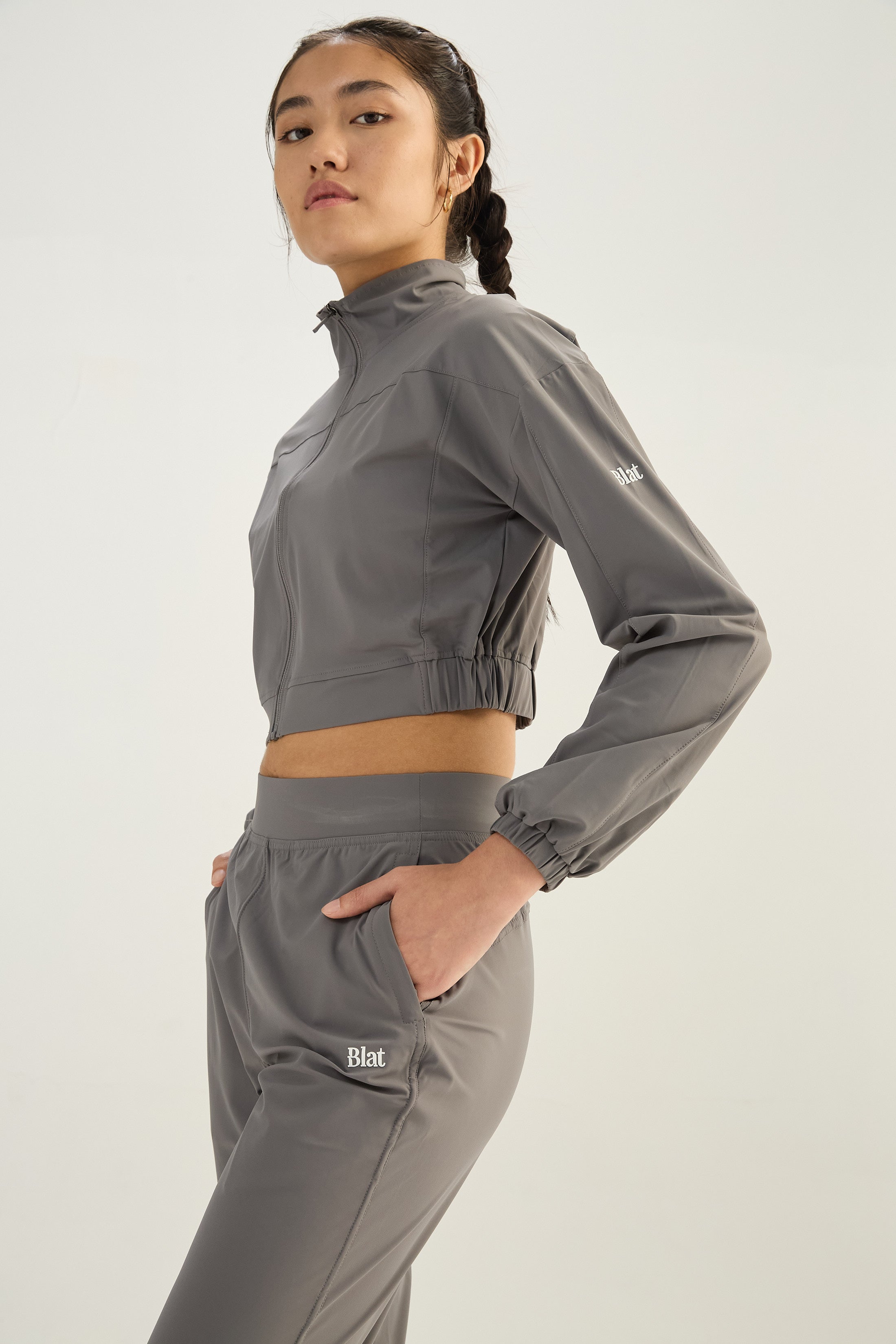 Campera Corta Smooth - TechKnit® - Gris Ceniza