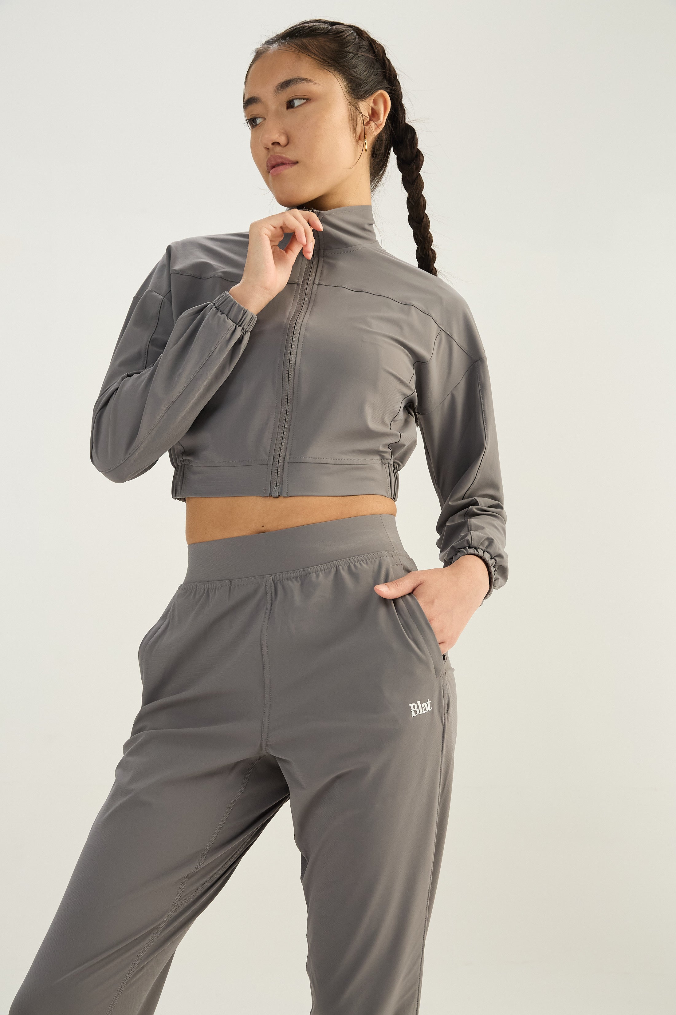 Campera Corta Smooth - TechKnit® - Gris Ceniza