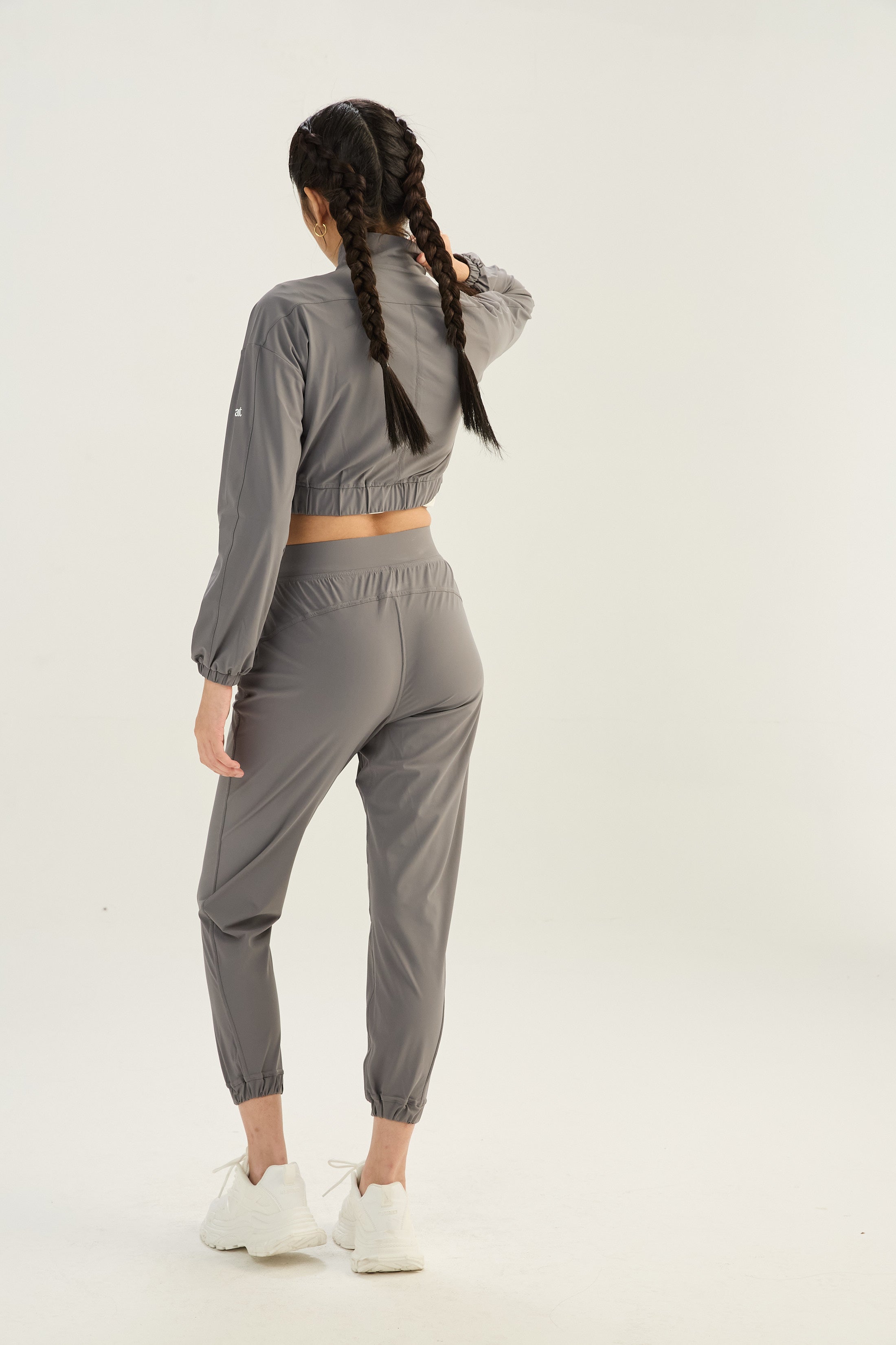 Campera Corta Smooth - TechKnit® - Gris Ceniza