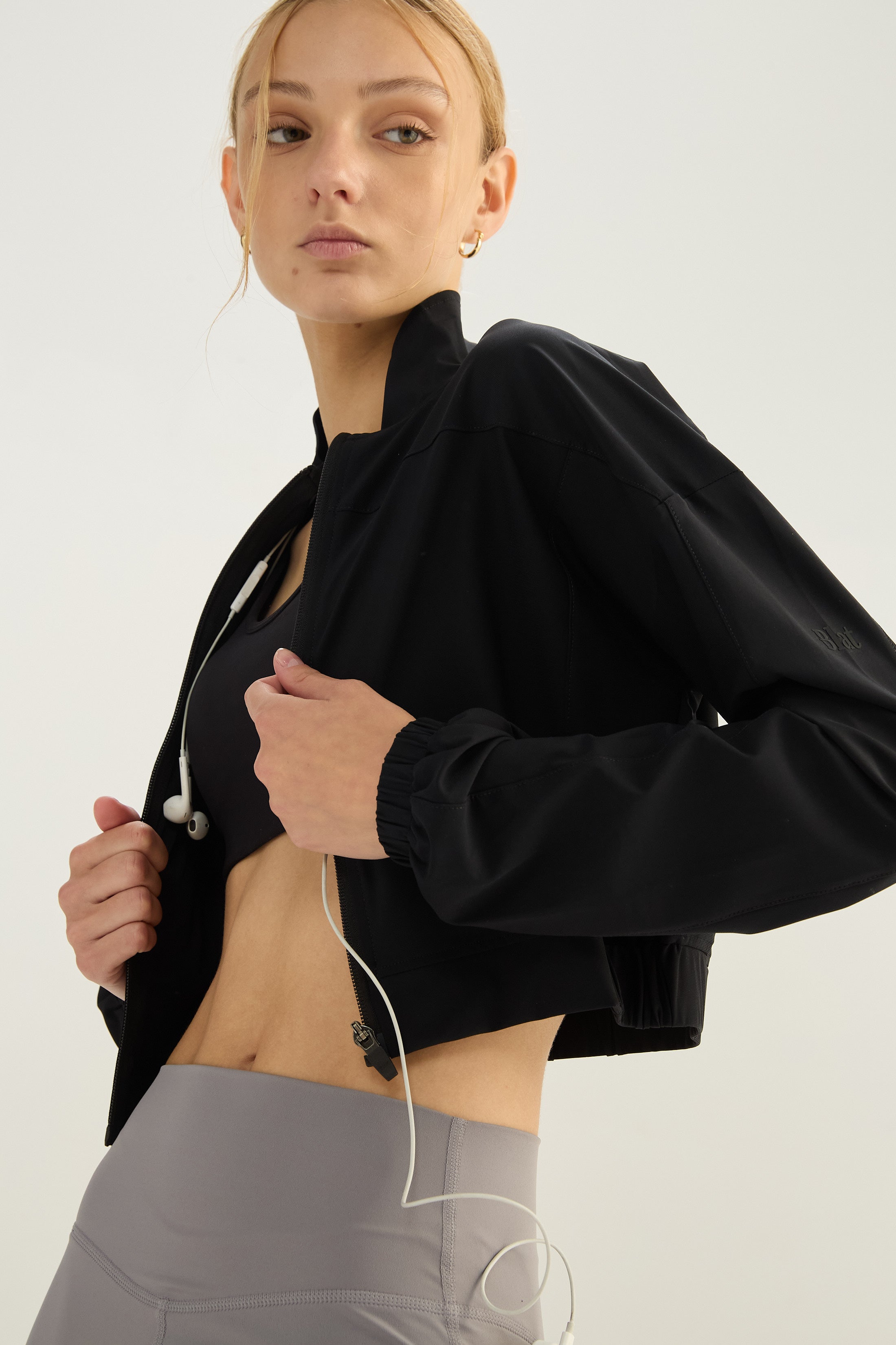 Campera Corta Smooth - TechKnit® - Negro