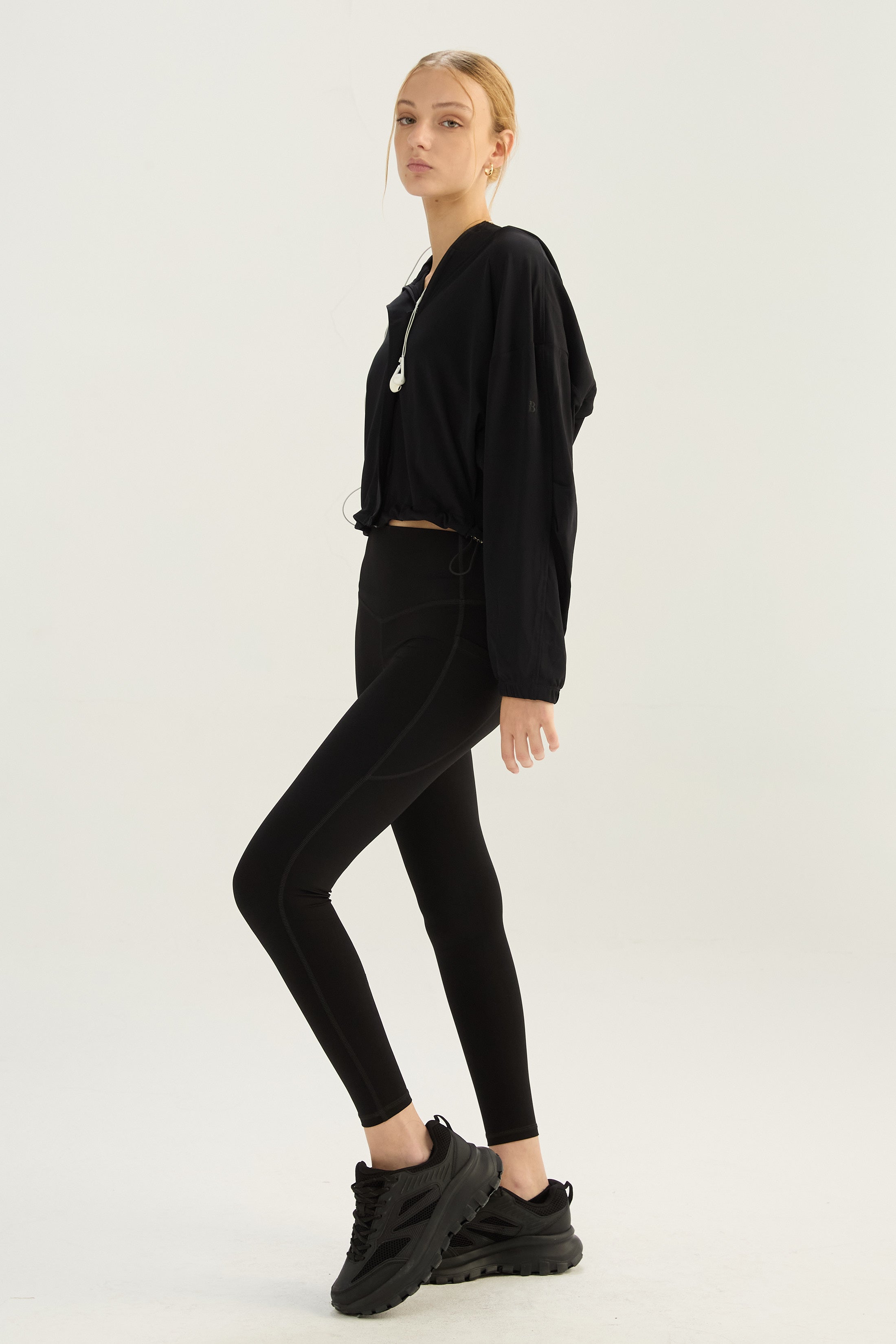 Campera Corta Motion - TechKnit® - Negro