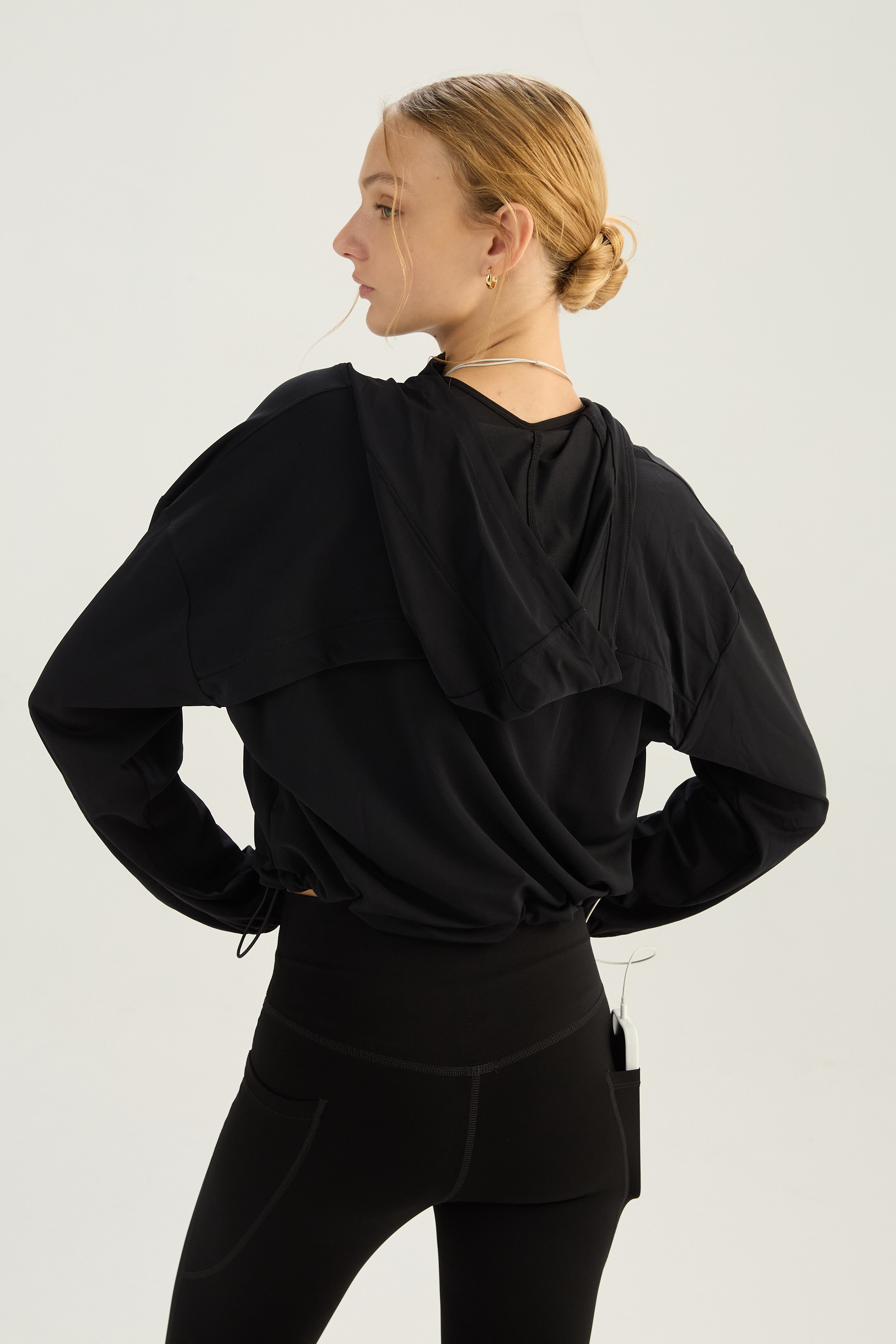 Campera Corta Motion - TechKnit® - Negro