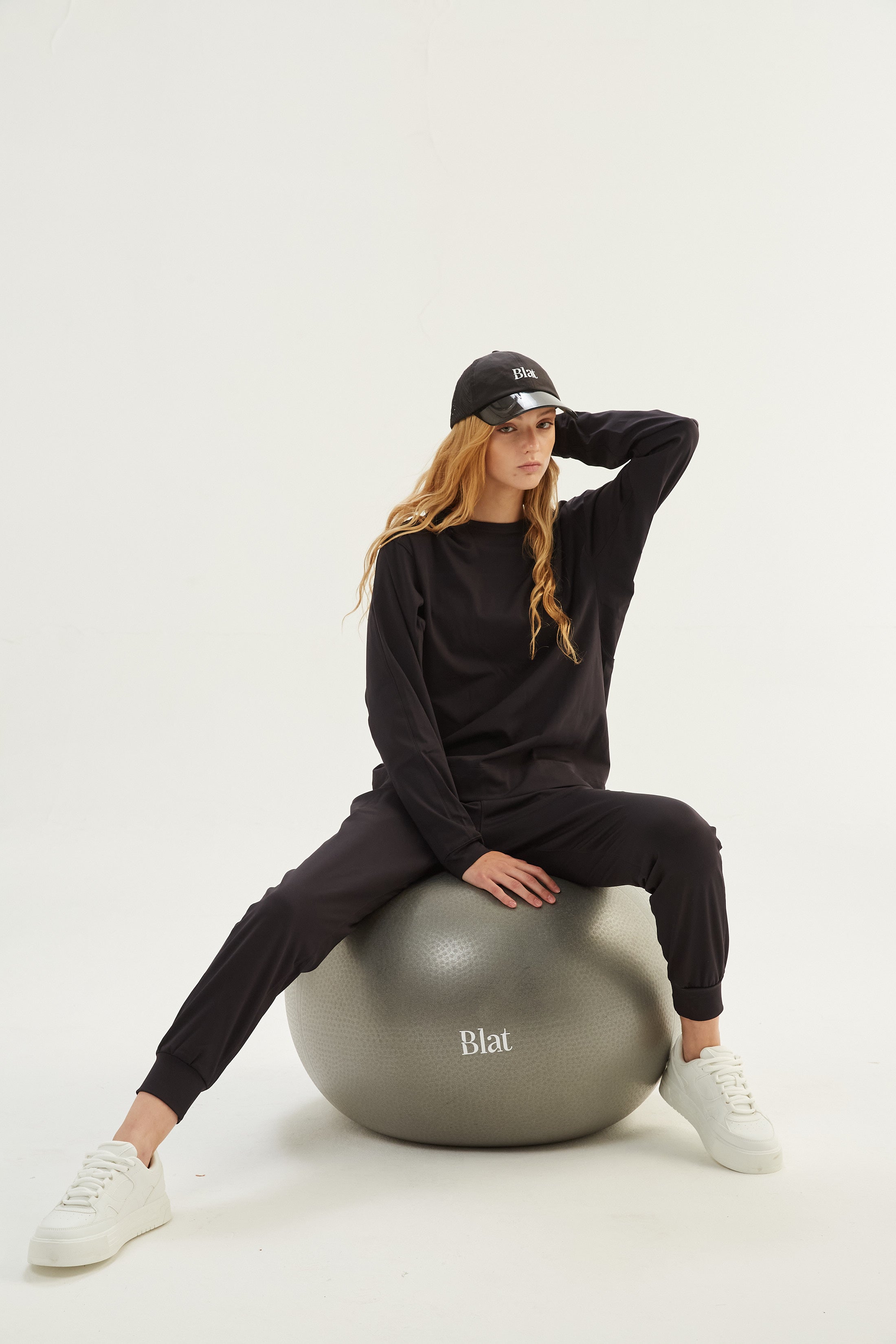 Buzo Jumper con Capucha Airborne - TechKnit® - Negro