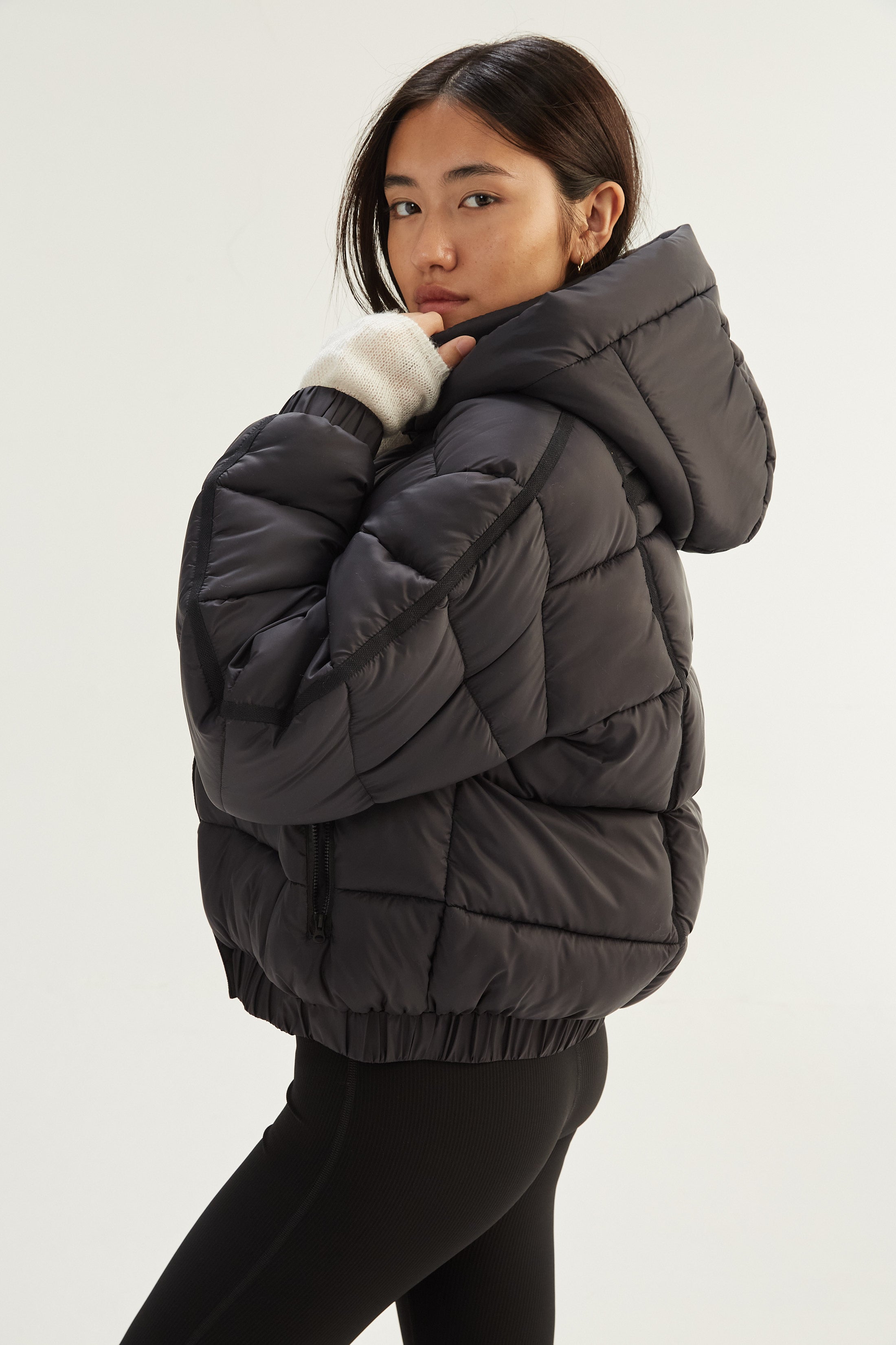 Campera con Capucha Frame - Negro