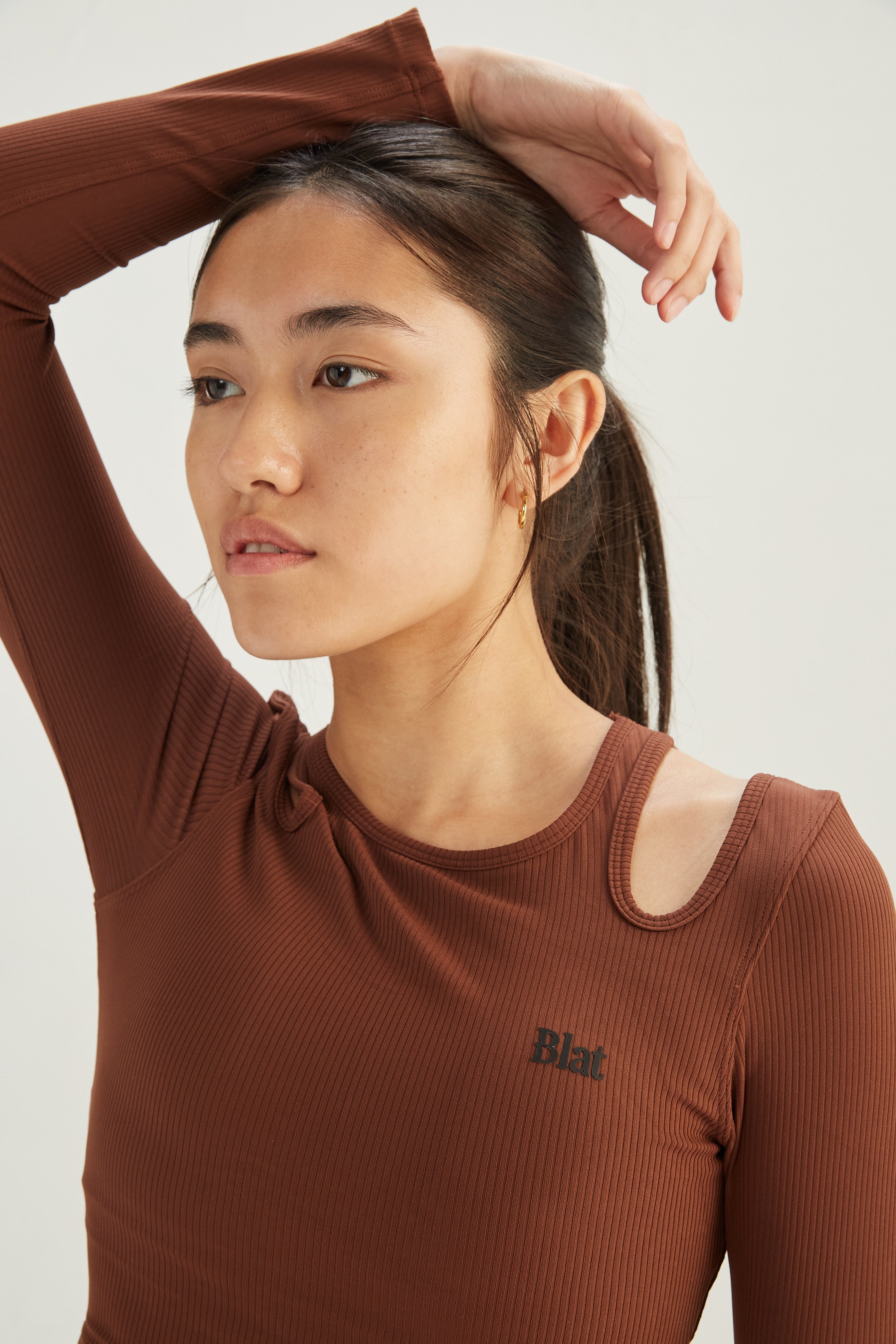 Top Manga Larga Contour - SleekRib® - Chocolate