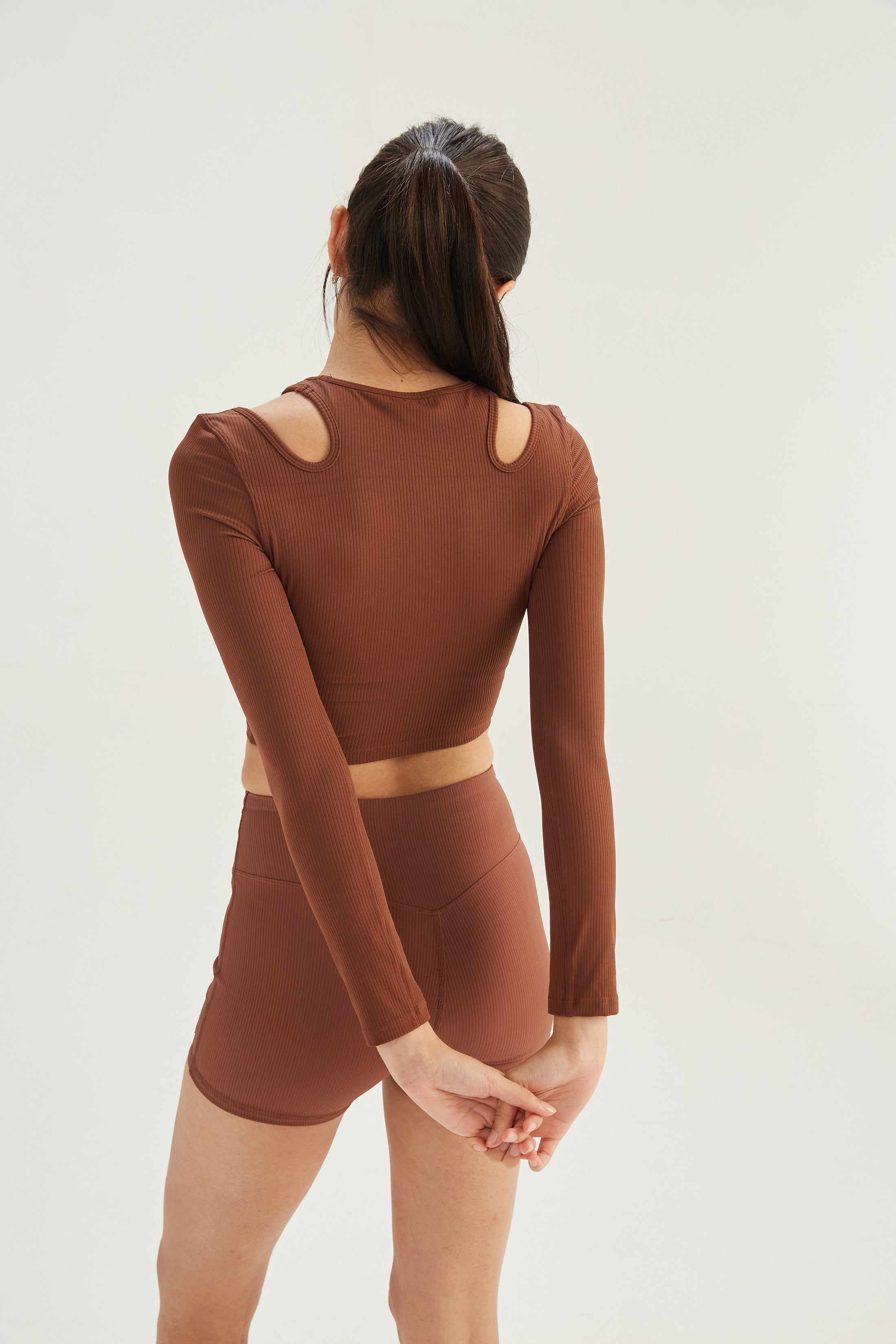 Top Manga Larga Contour - SleekRib® - Chocolate