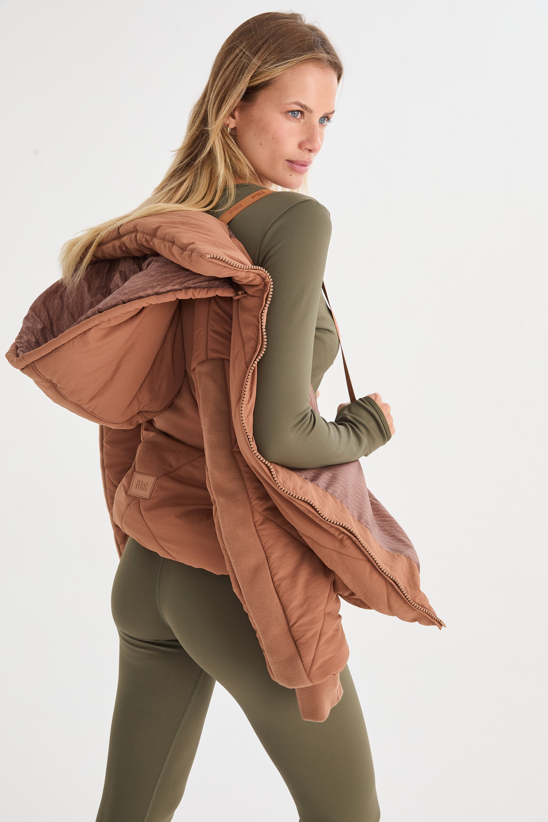 Campera Con Capucha Zer - Chocolate