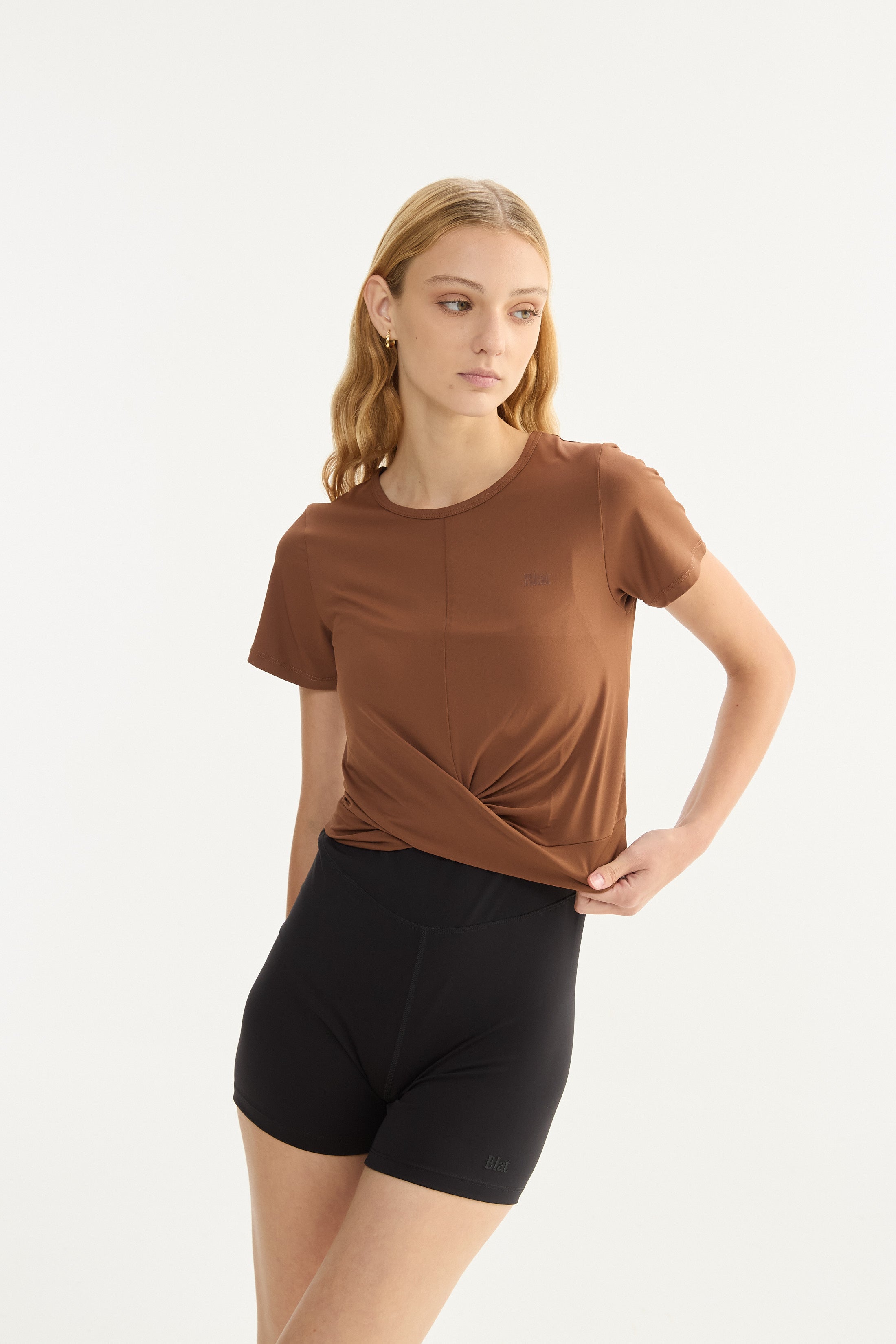 Remera Crop - Chocolate