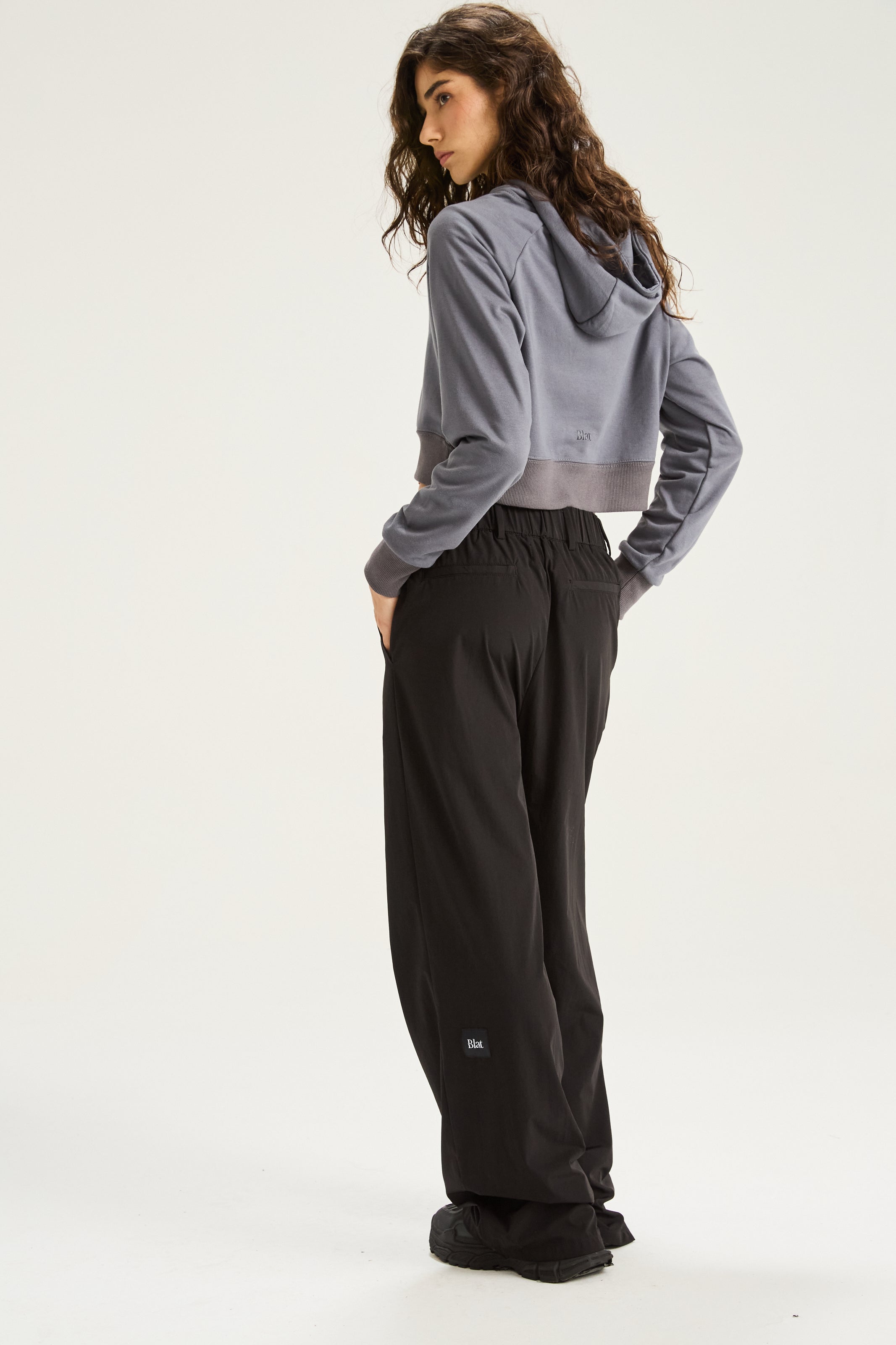 Buzo Jumper Corto Stride - Gris Oscuro