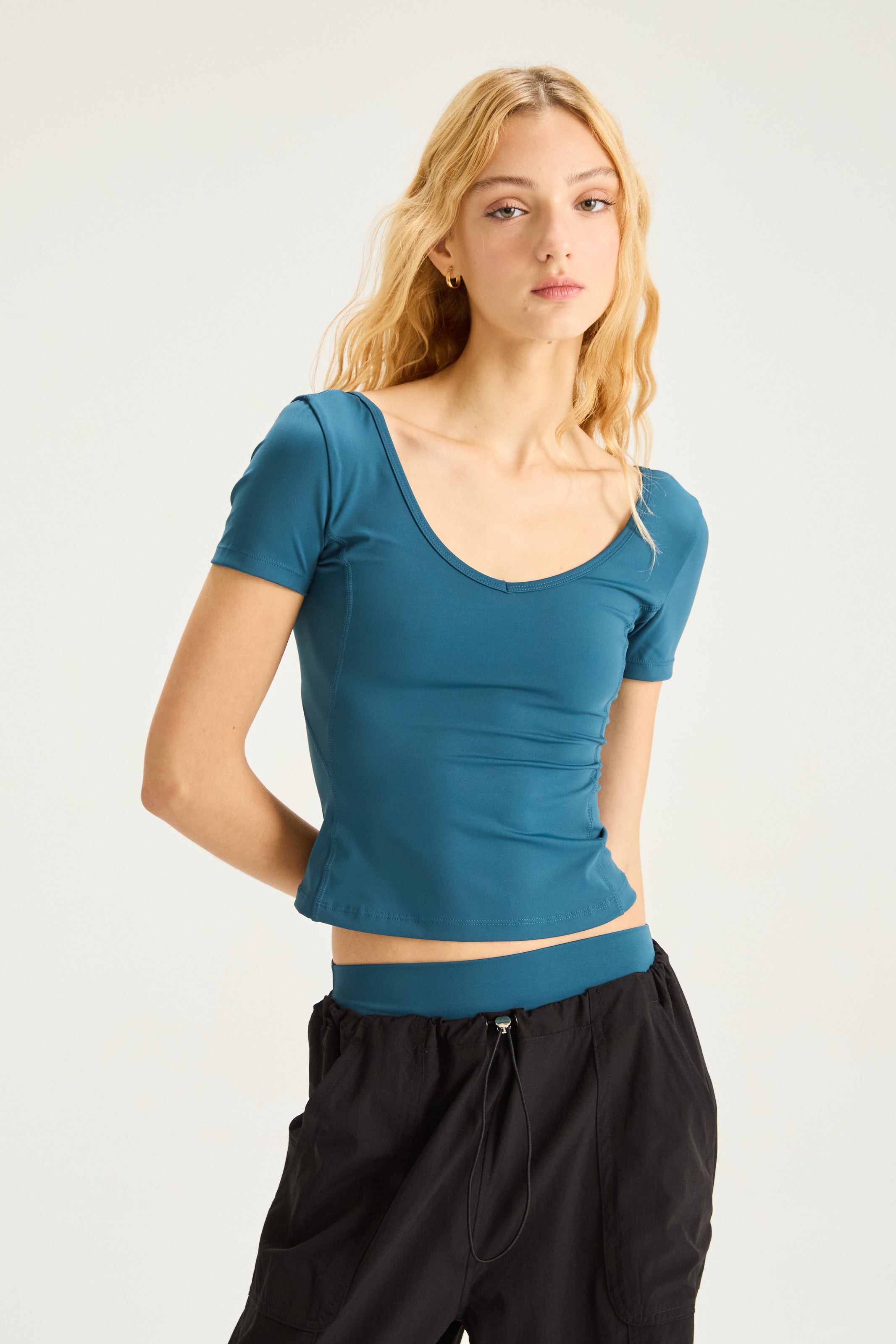 Remera V-Fit Slate - PureSkin® - Azul Vibrante