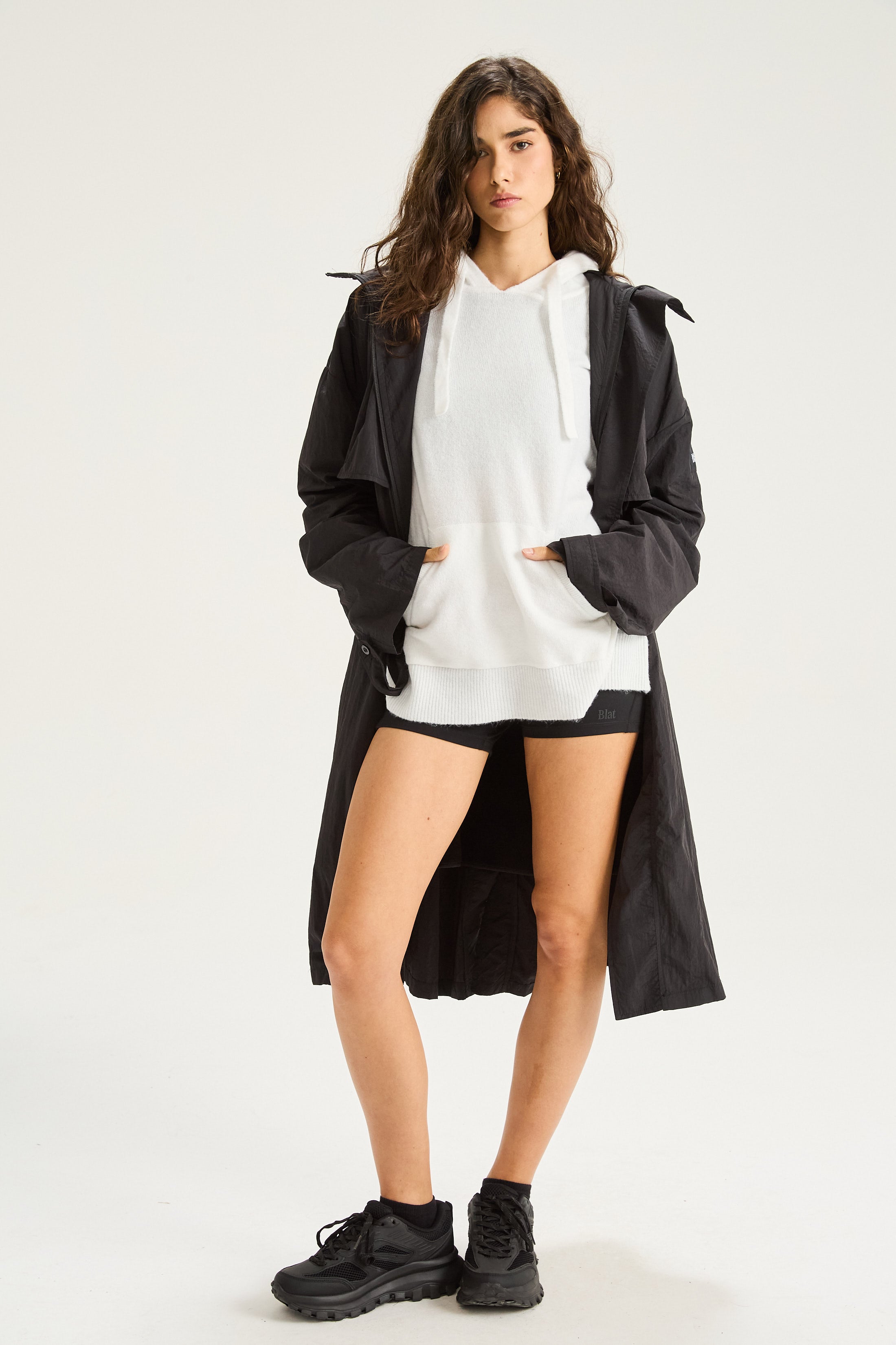 Trench con Capucha Fadein - Negro