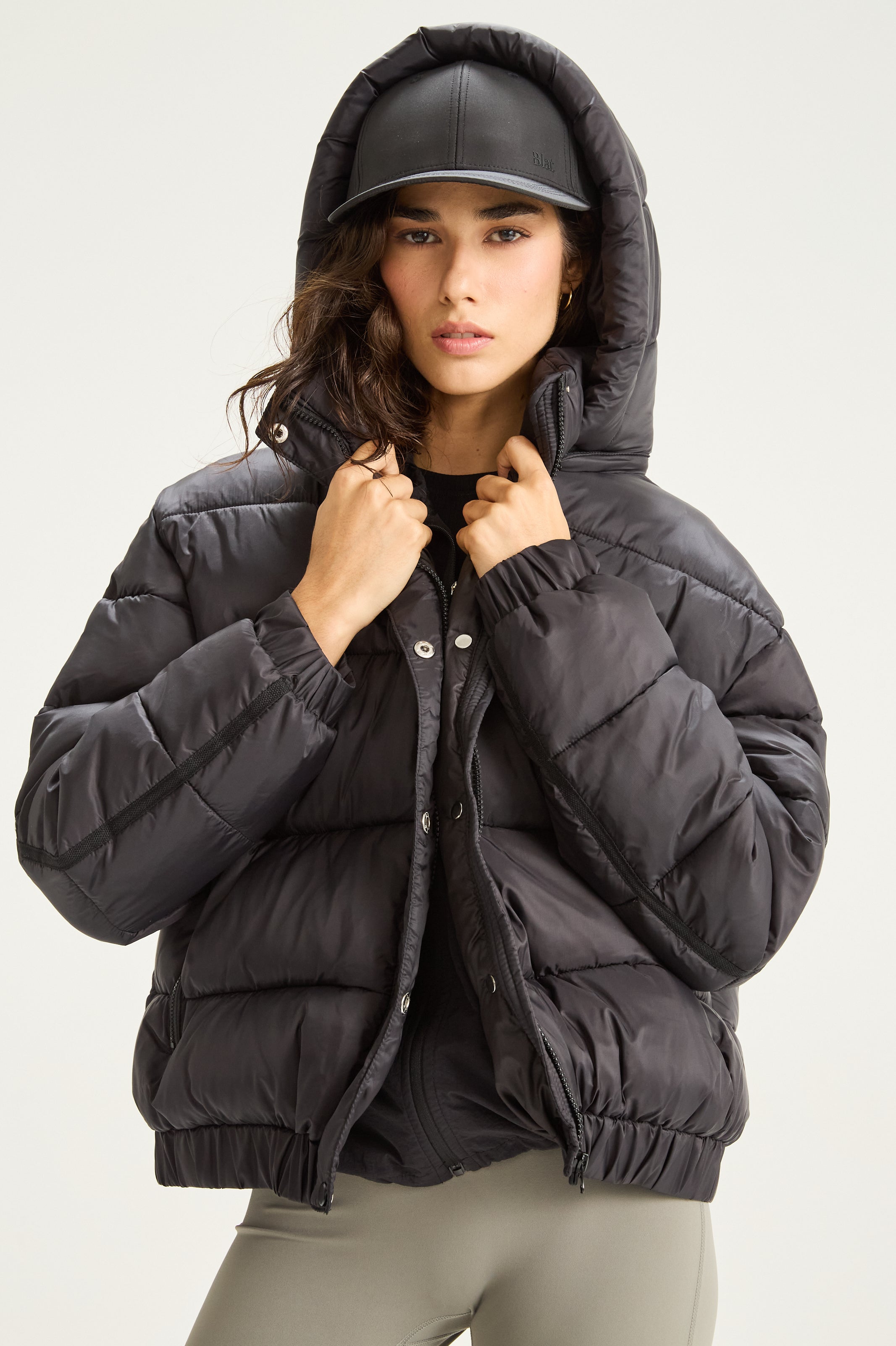 Campera con Capucha Frame - Negro