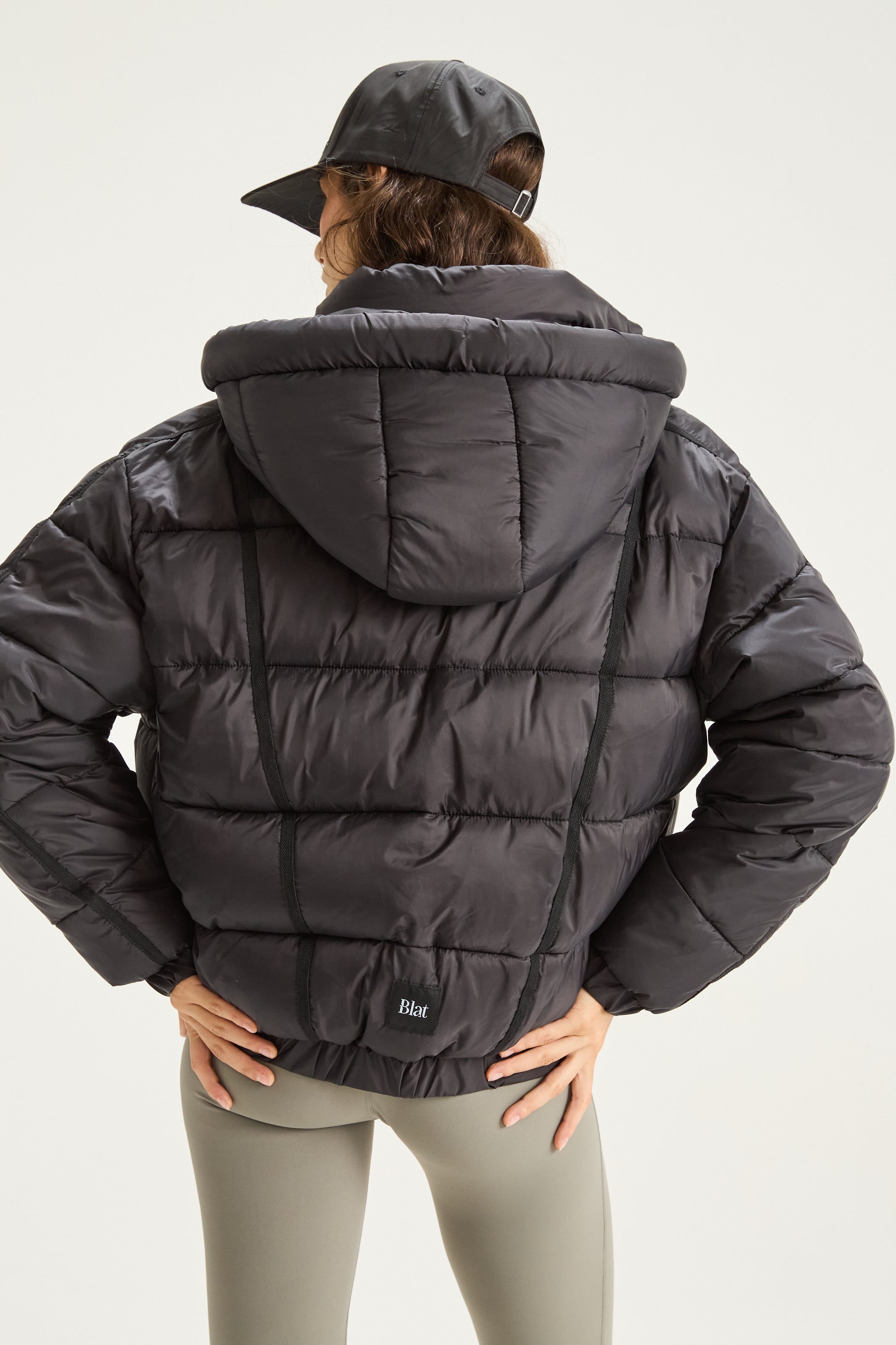 Campera con Capucha Frame - Negro