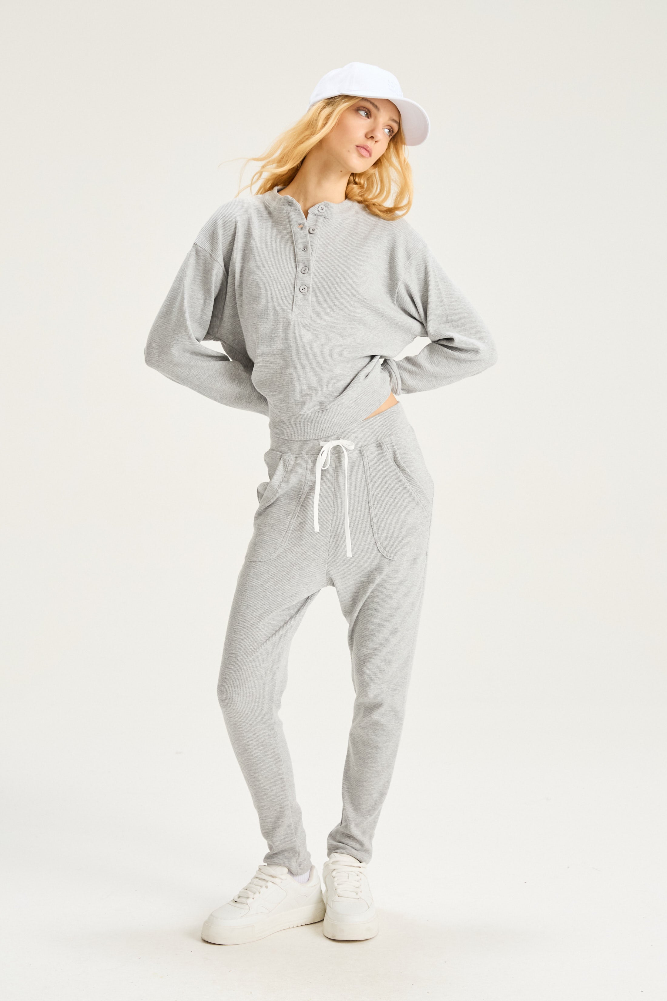 Buzo Jumper Pivot - Gris plata