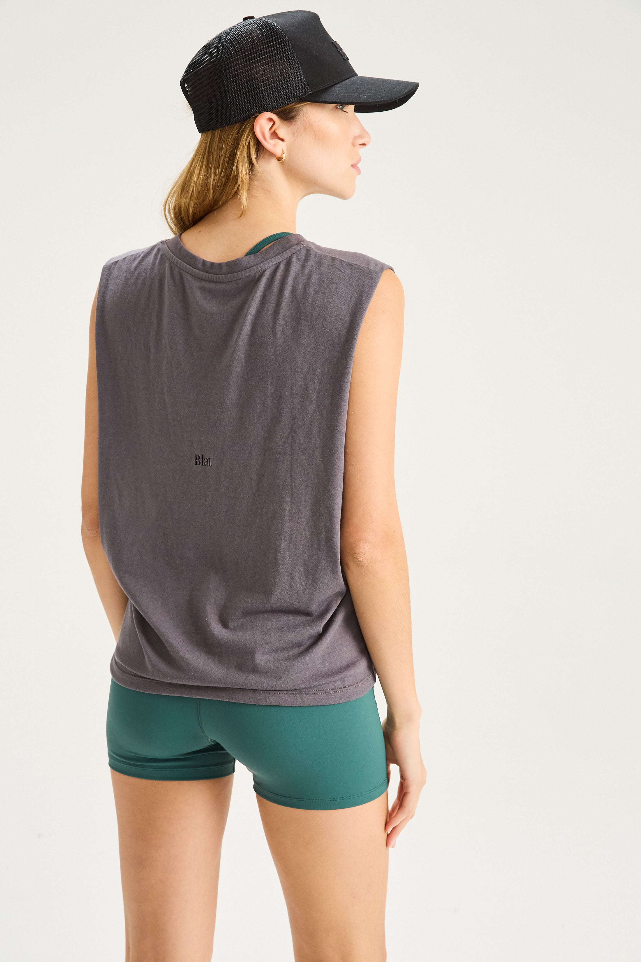 Musculosa Raw - Gris oscuro