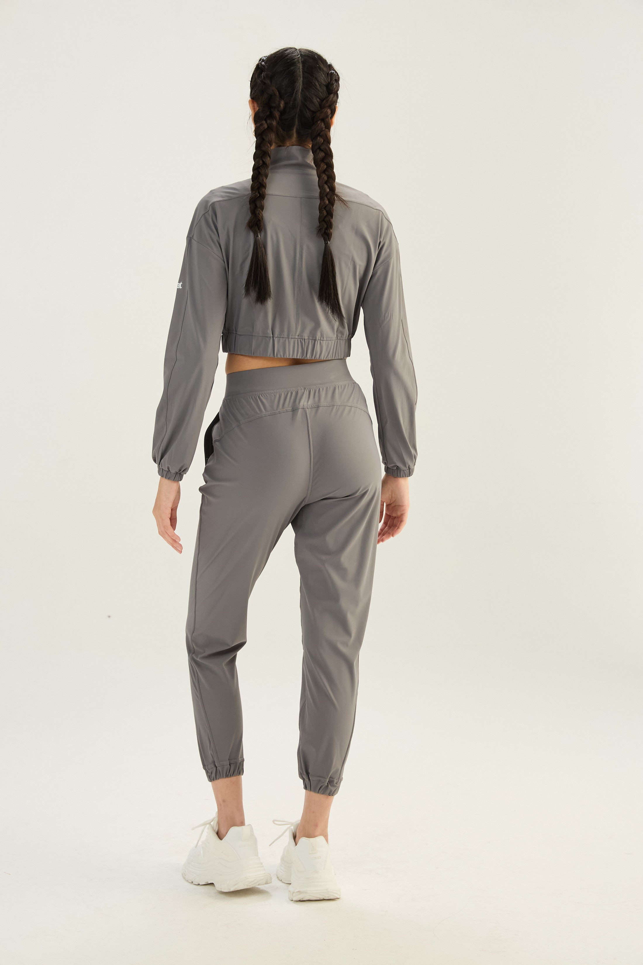 Campera Corta Smooth - TechKnit® - Gris Ceniza