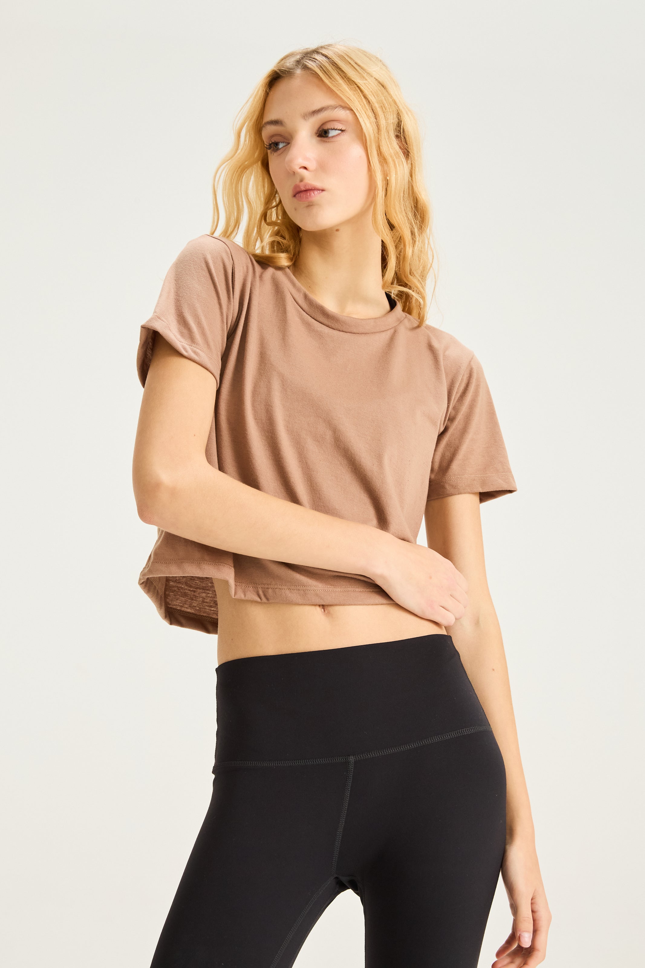 Remera Lounge Crop - Visón