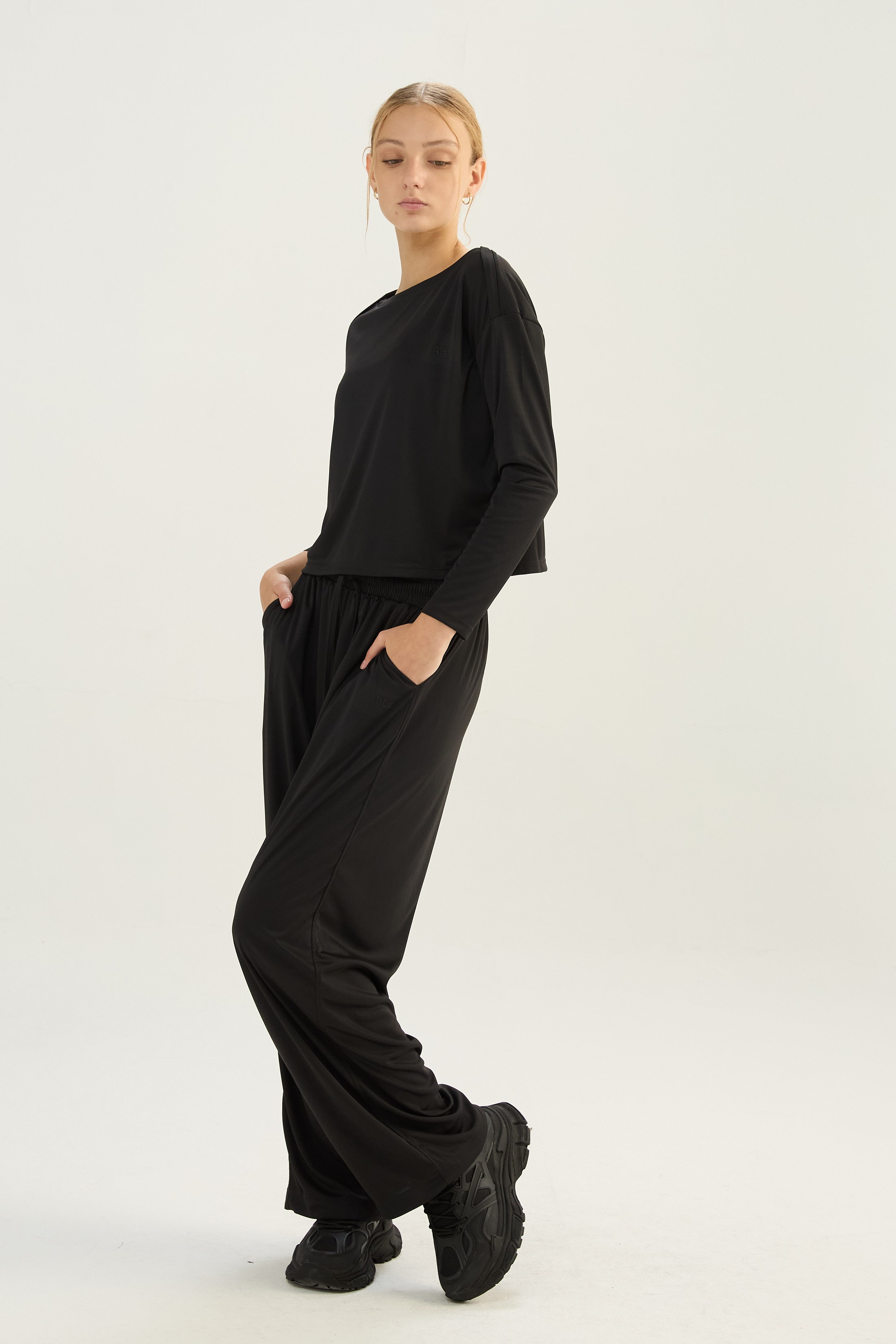 Pantalón Wide Streamline - PureSkin® - Negro