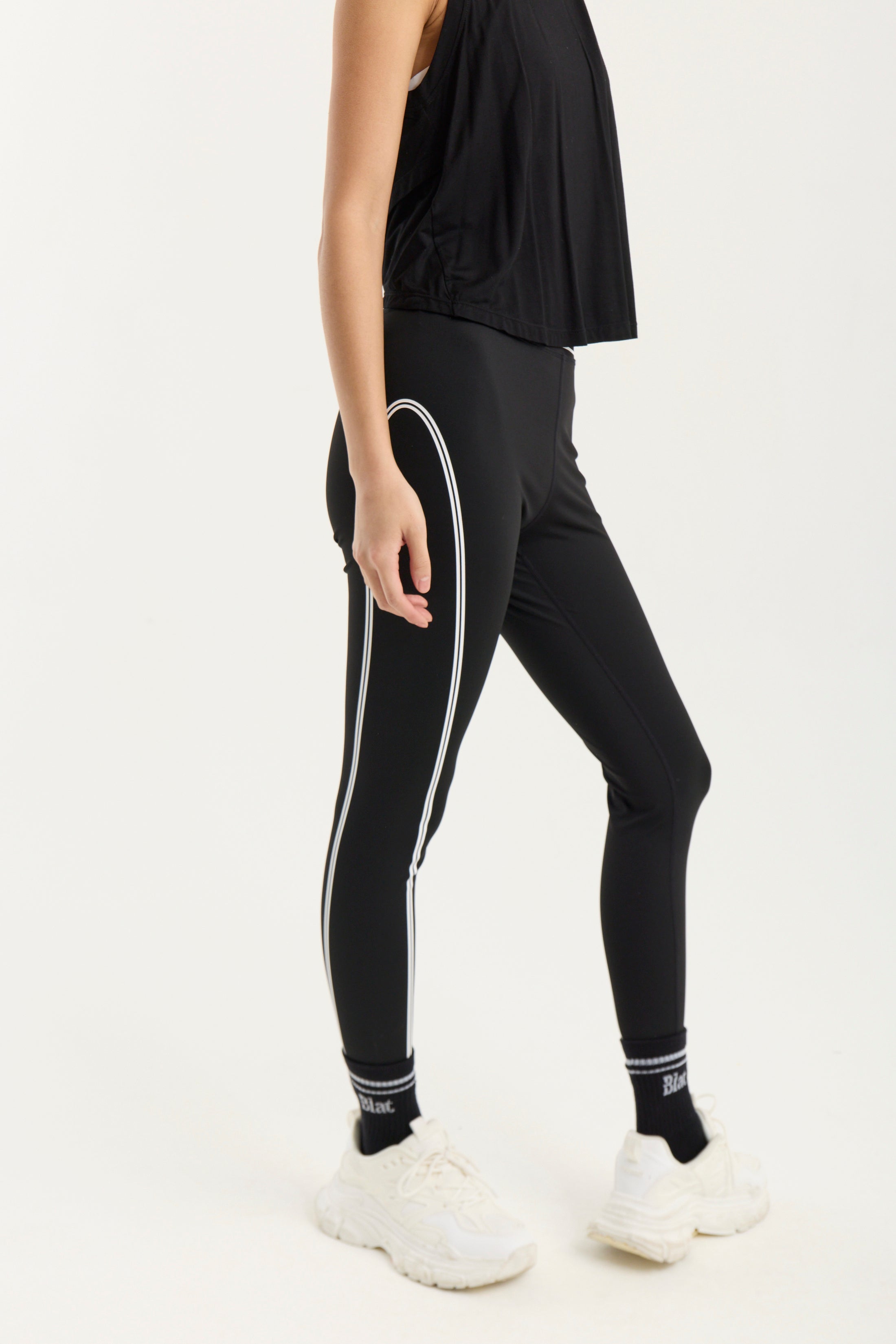 Musculosa Glow Crop - Negro