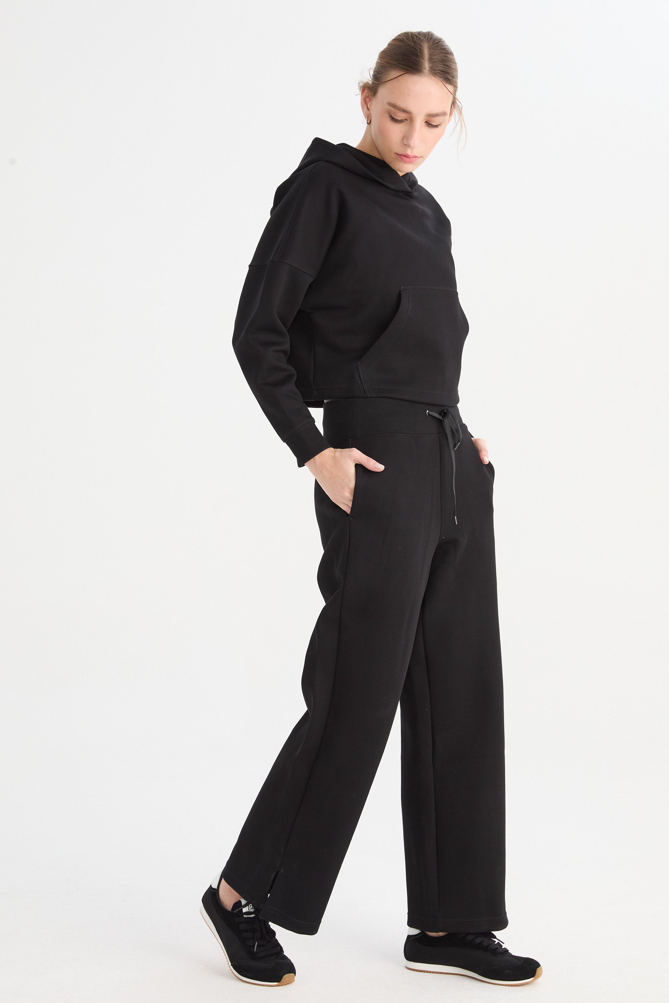 Buzo con Capucha Iskra - TechKnit® - Negro