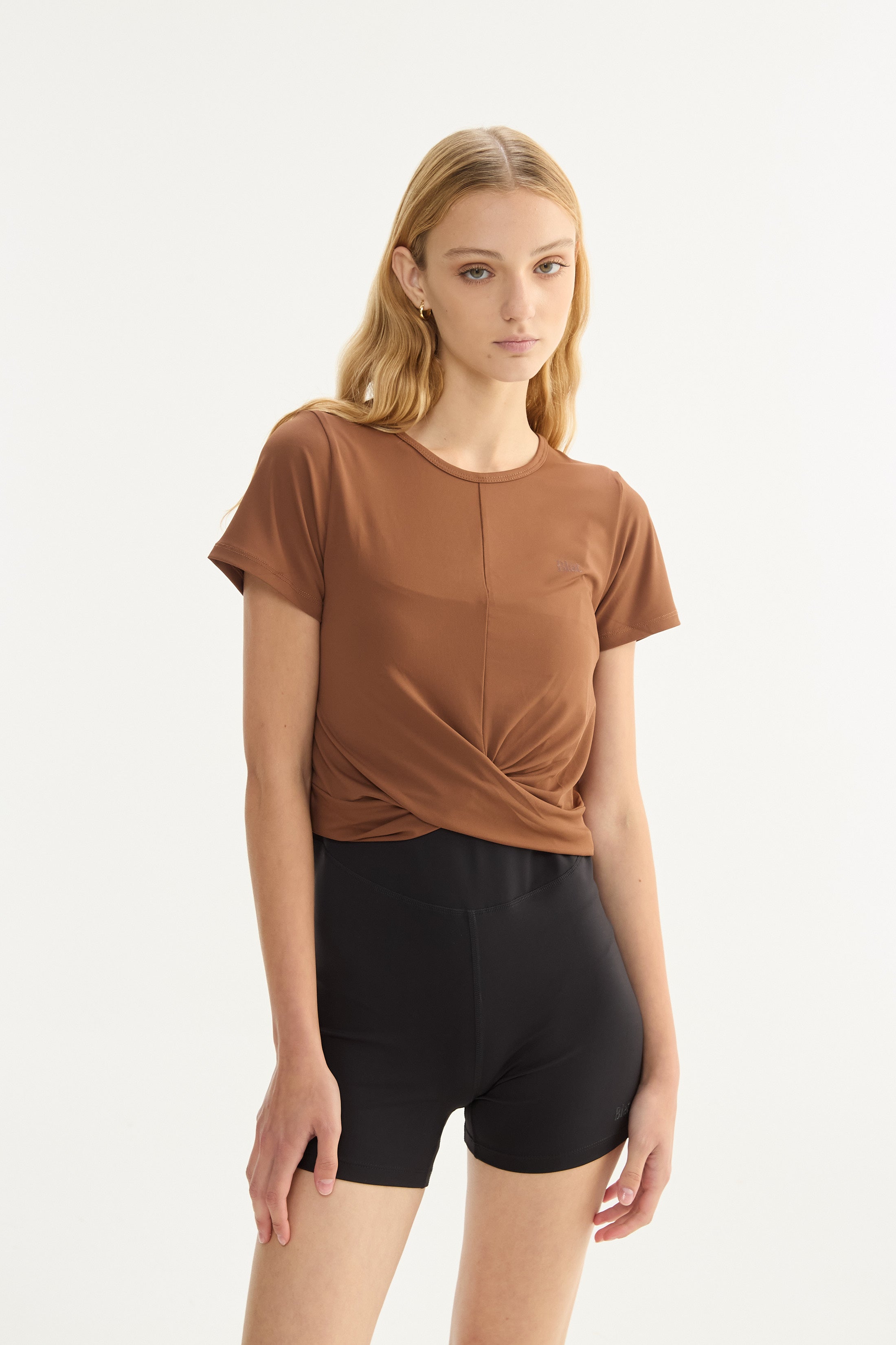 Remera Crop - Chocolate