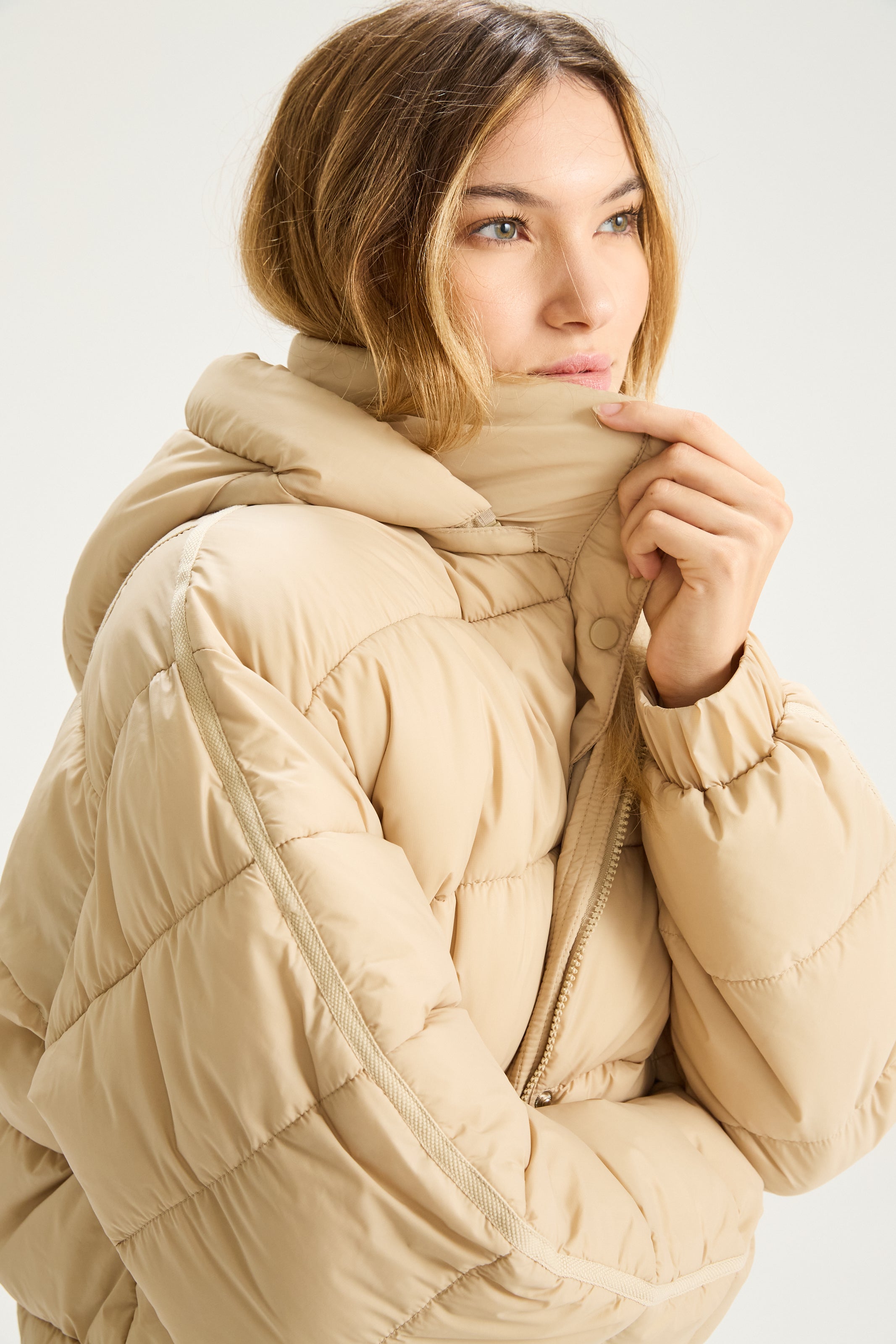 Campera con Capucha Frame - Camel